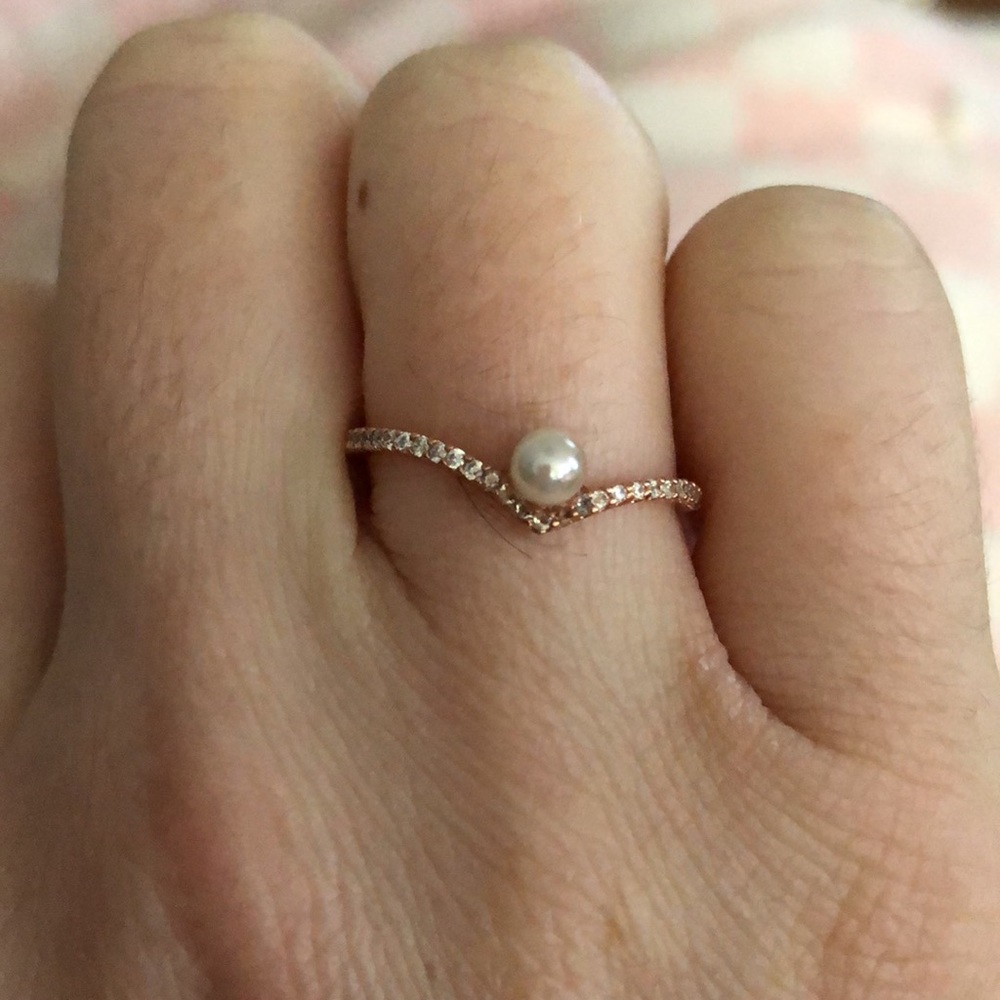 Rose Gold Pearl Ring